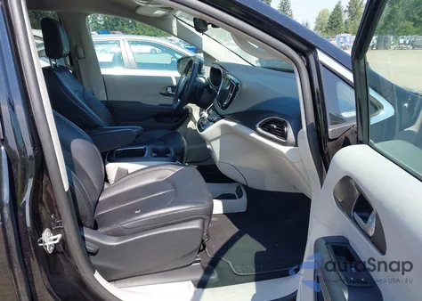 2024 Chrysler Pacifica Touring L z USA, uszkodzony, nr VIN 2C4RC1BG0RR162471